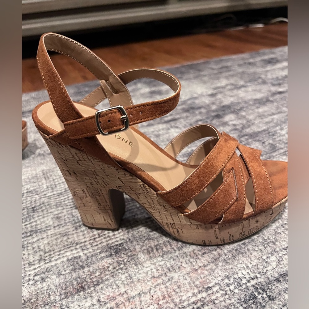 Brown Platform Sandals with Cork-Style Heel - Picture 3 of 7